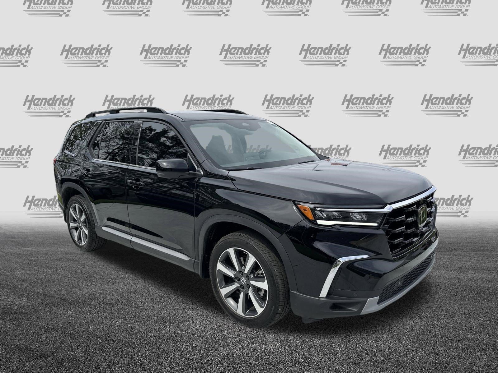 Used 2025 Honda Pilot Elite image 2
