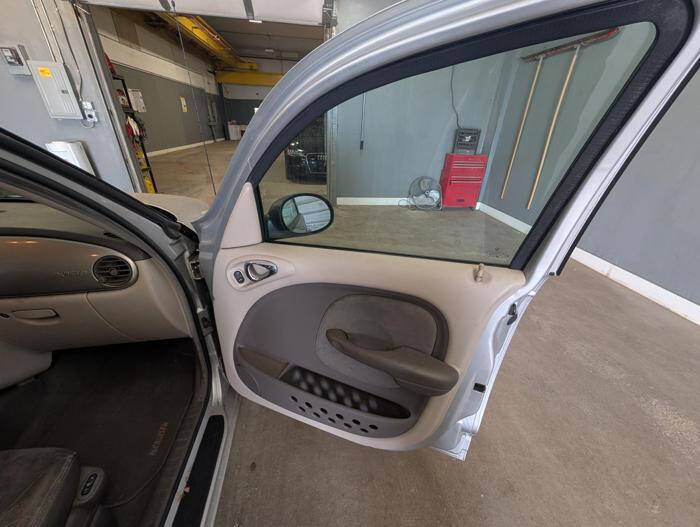 Used 2001 Chrysler PT Cruiser FWD image 30
