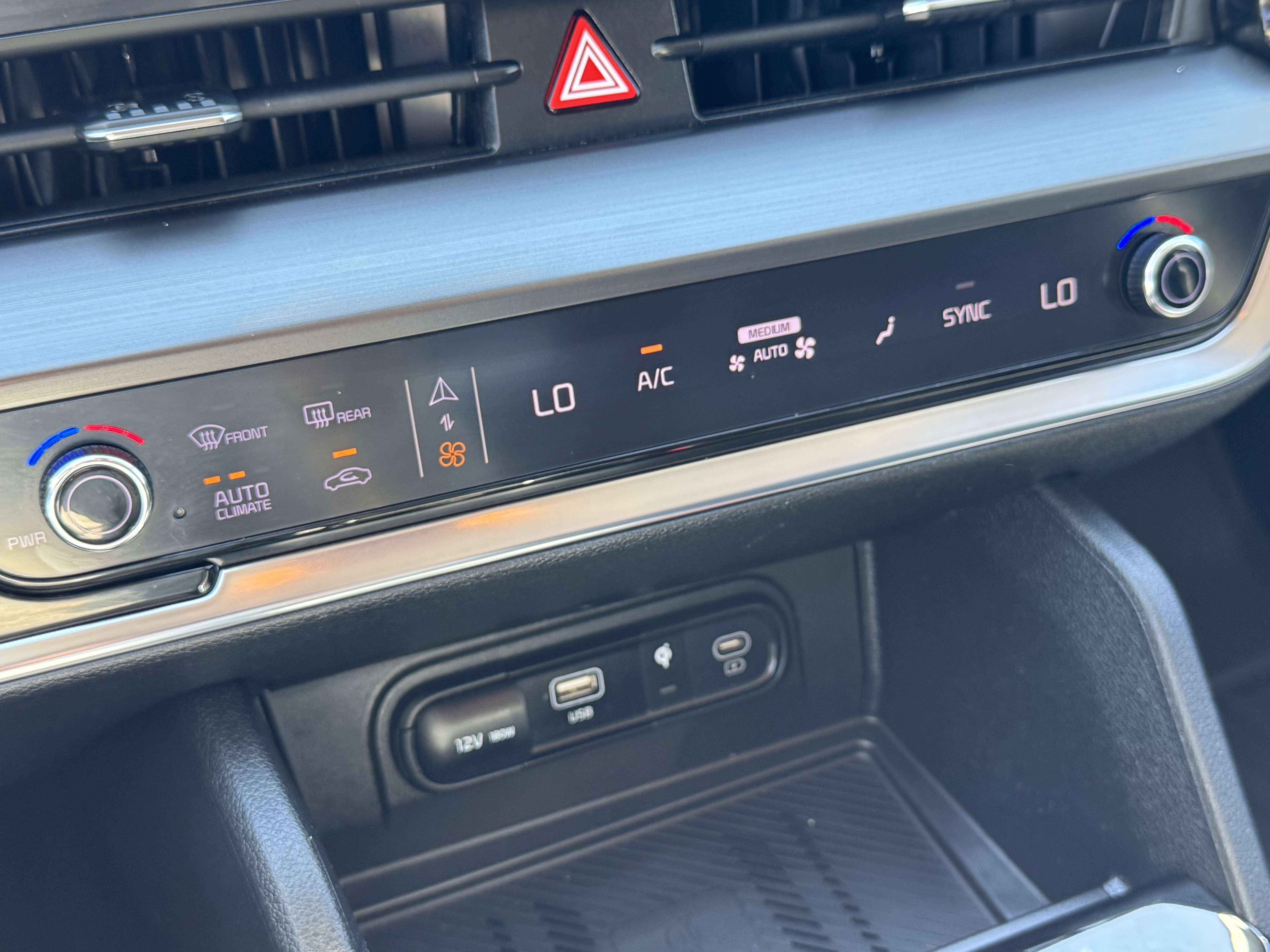 Used 2024 Kia Sportage EX image 20