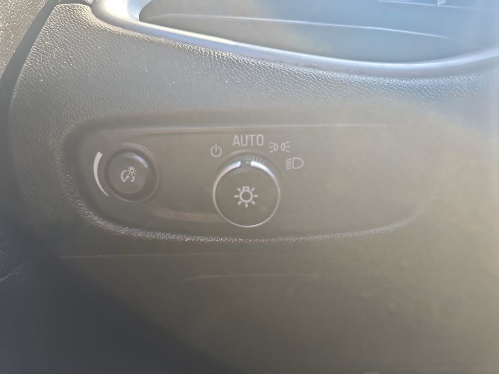 Used 2019 Chevrolet Malibu LS image 20