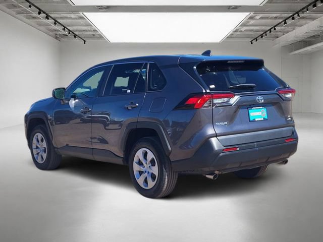 Used 2023 Toyota RAV4 LE AWD/4WD image 3
