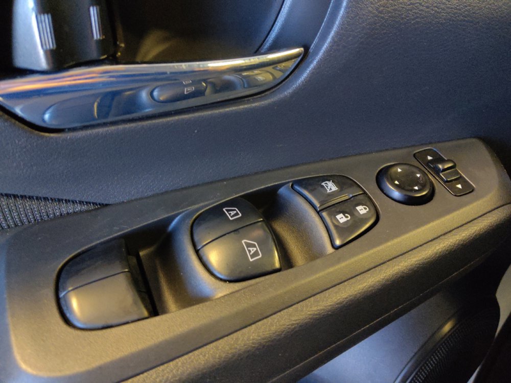 Used 2021 Nissan Kicks SV FWD image 27