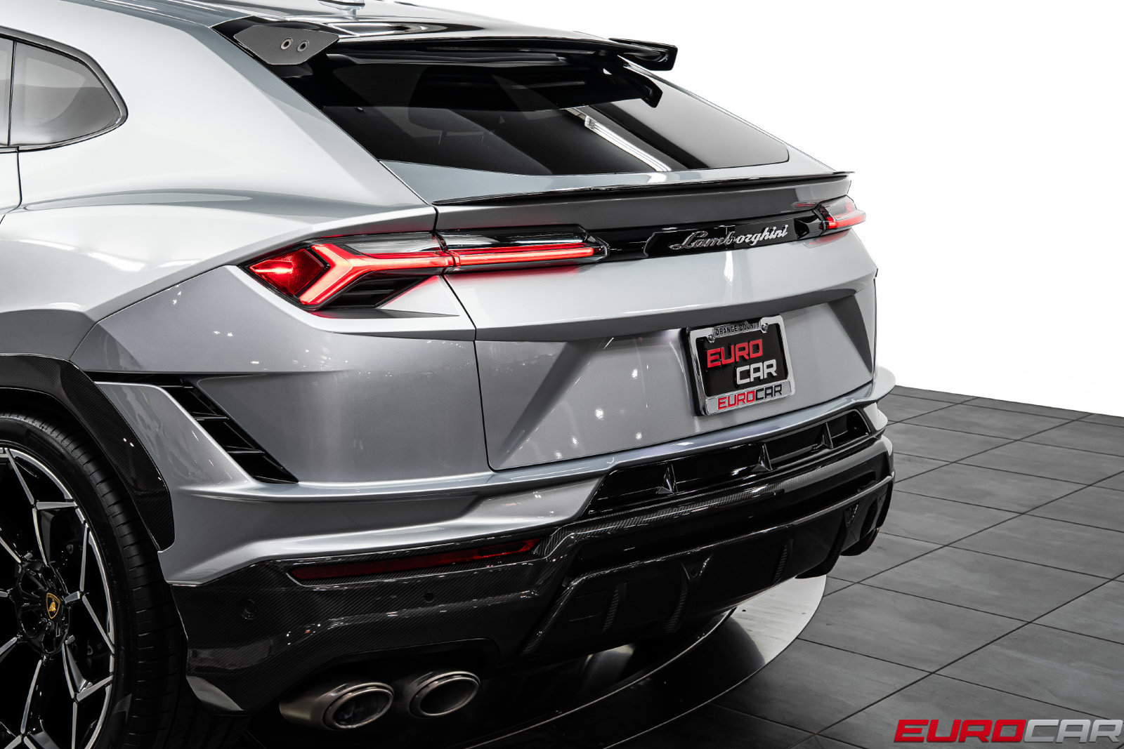 Used 2024 Lamborghini Urus Performante AWD/4WD image 23