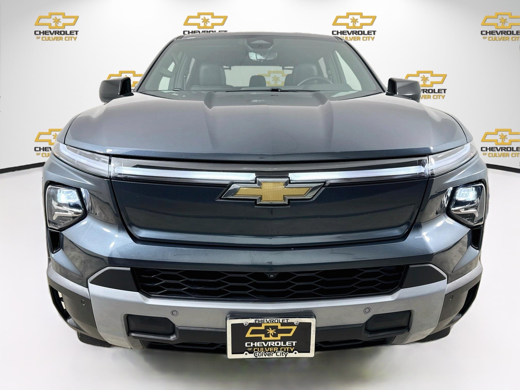 Used 2026 Chevrolet Silverado EV LT AWD/4WD image 2