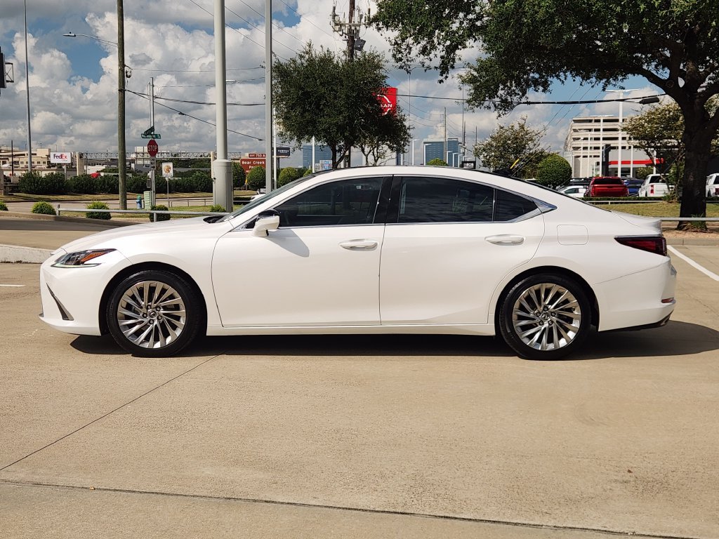 Used 2019 Lexus ES 350 Ultra Luxury w/ Accessory Package 2 FWD image 4