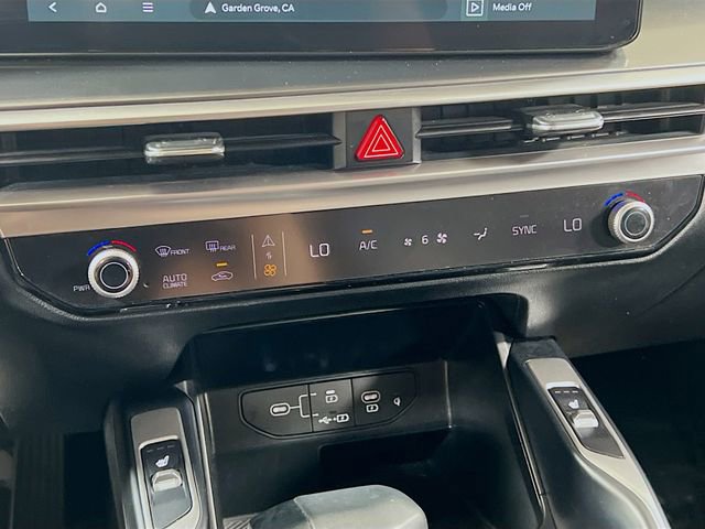 Certified 2024 Kia Sorento S image 16