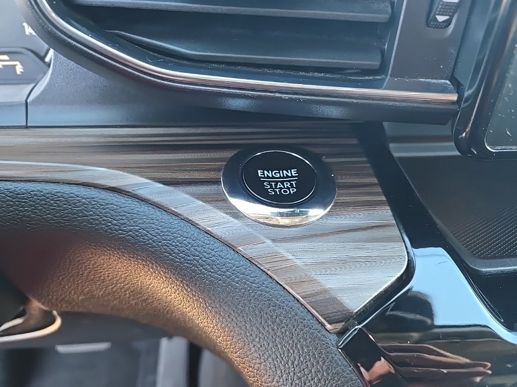 Used 2024 Ford Explorer Limited image 23