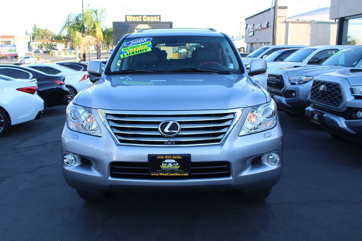 Used 2008 Lexus LX 570 4WD w/ Technology Pkg image 3