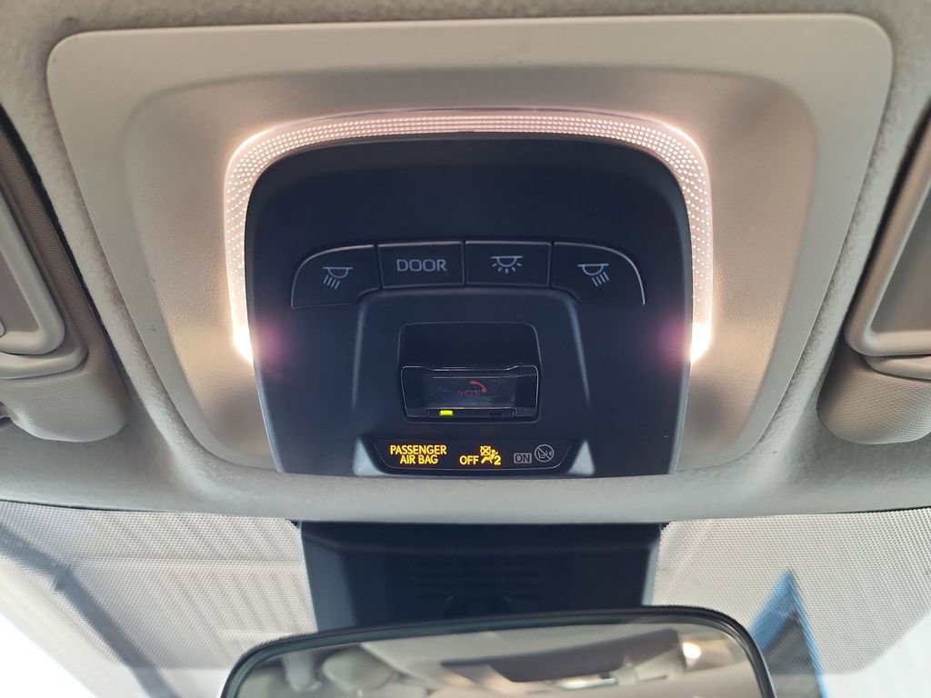 Used 2025 Toyota Corolla LE FWD image 31