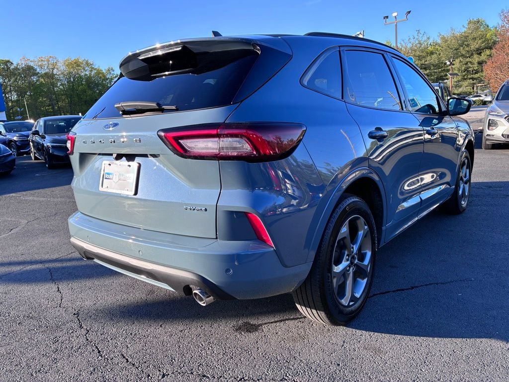 Used 2023 Ford Escape ST-Line w/ Tech Pack #1 AWD/4WD image 7