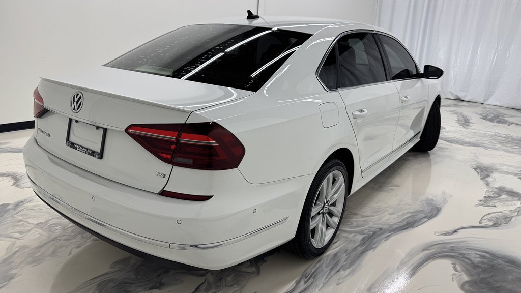 Used 2017 Volkswagen Passat 1.8T SEL Premium FWD image 8