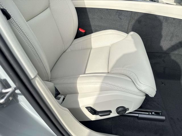 New 2026 Volvo XC60 B5 Ultra w/ Protection Package Premier AWD/4WD image 15