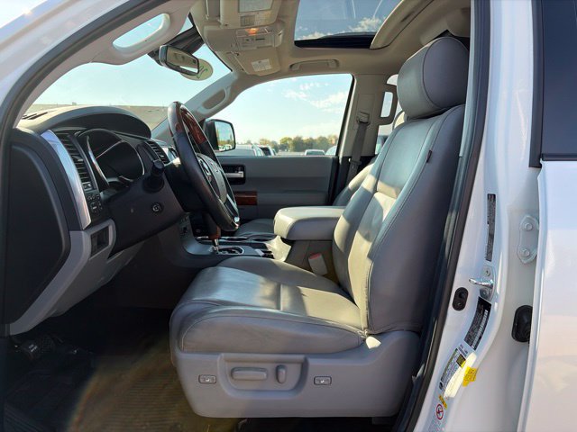 Used 2021 Toyota Sequoia Platinum AWD/4WD image 14