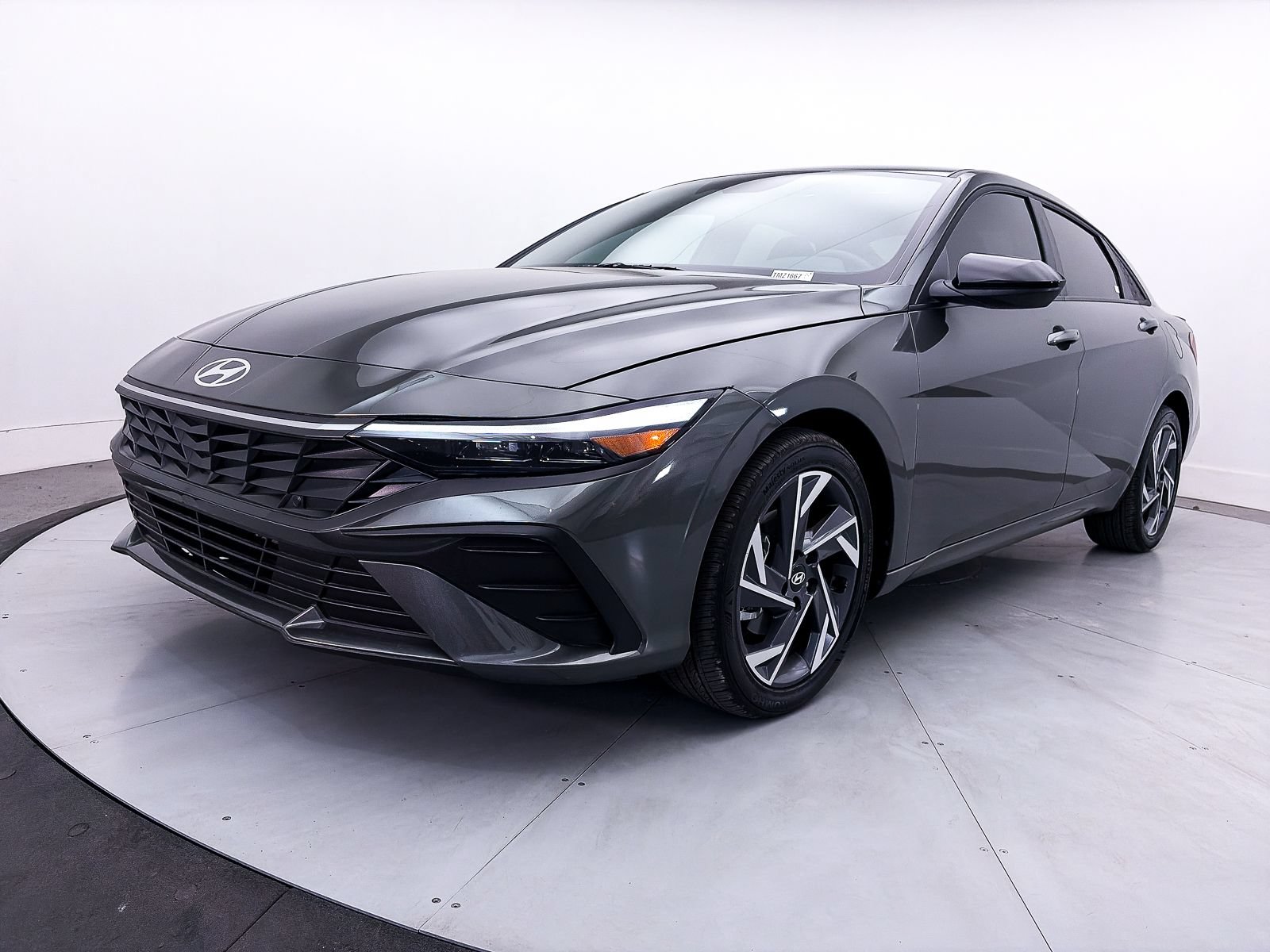 Used 2025 Hyundai Elantra Sport FWD image 10