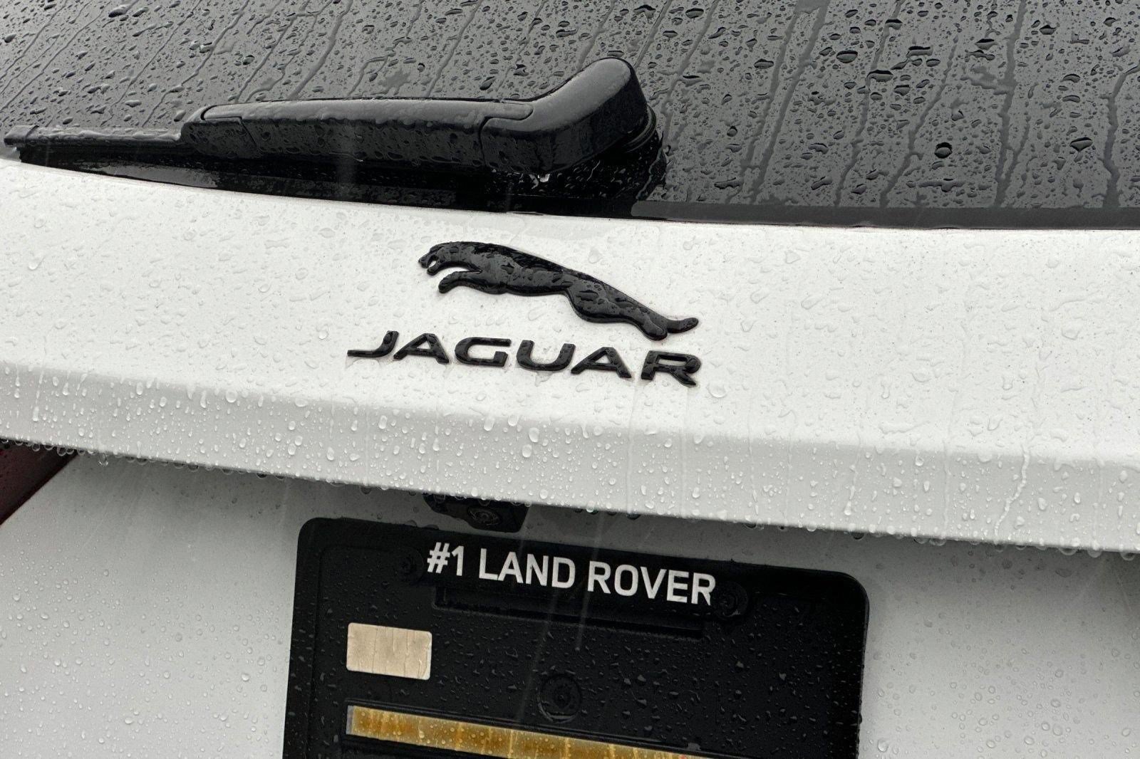 Used 2025 Jaguar F-PACE R-Dynamic S AWD/4WD image 17