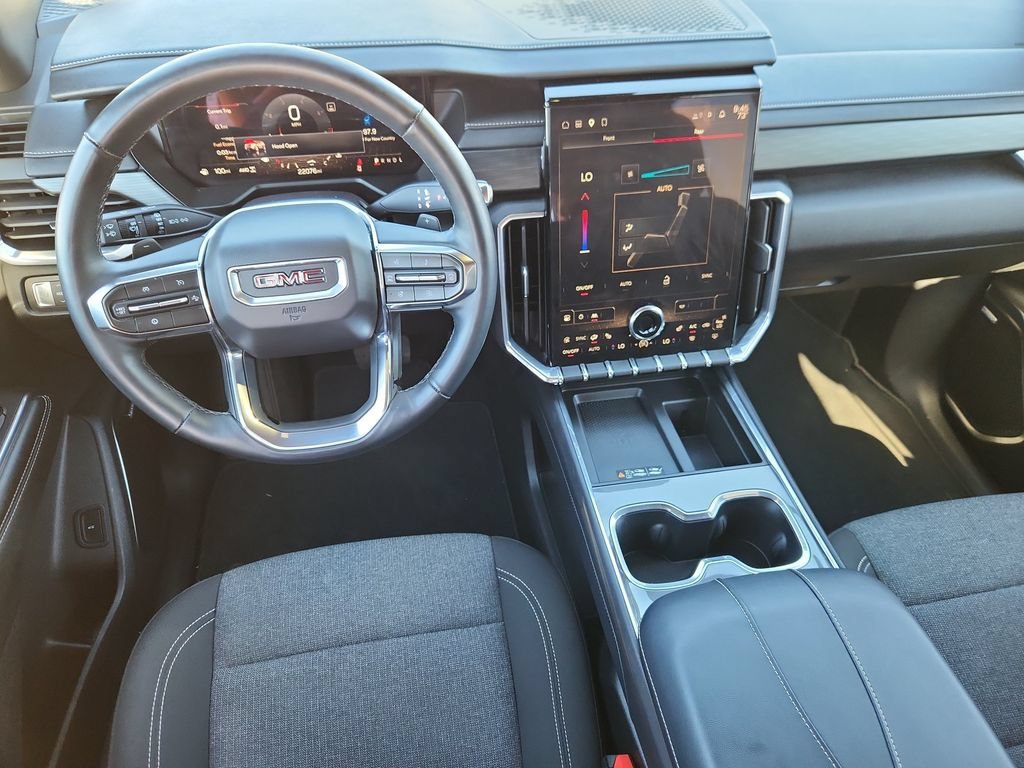 Used 2025 GMC Acadia Elevation AWD/4WD image 11