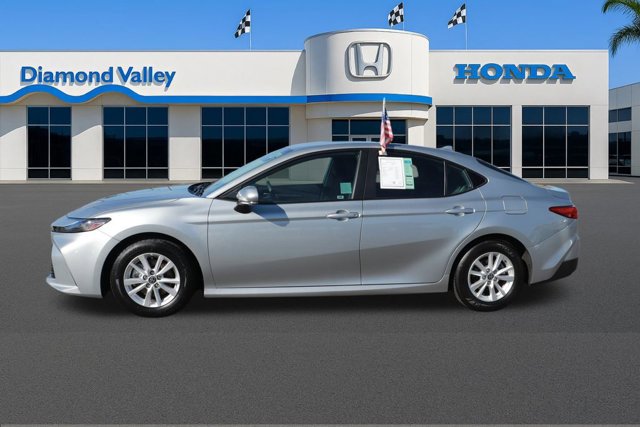 Used 2025 Toyota Camry LE image 7