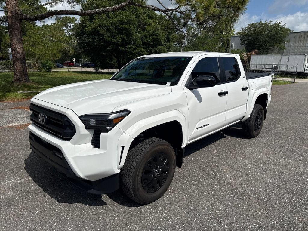 Used 2025 Toyota Tacoma SR5 AWD/4WD image 2