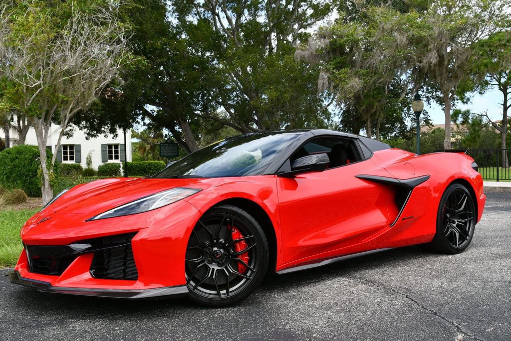 Used 2023 Chevrolet Corvette Z06 w/ Stealth Interior Trim Package RWD image 26