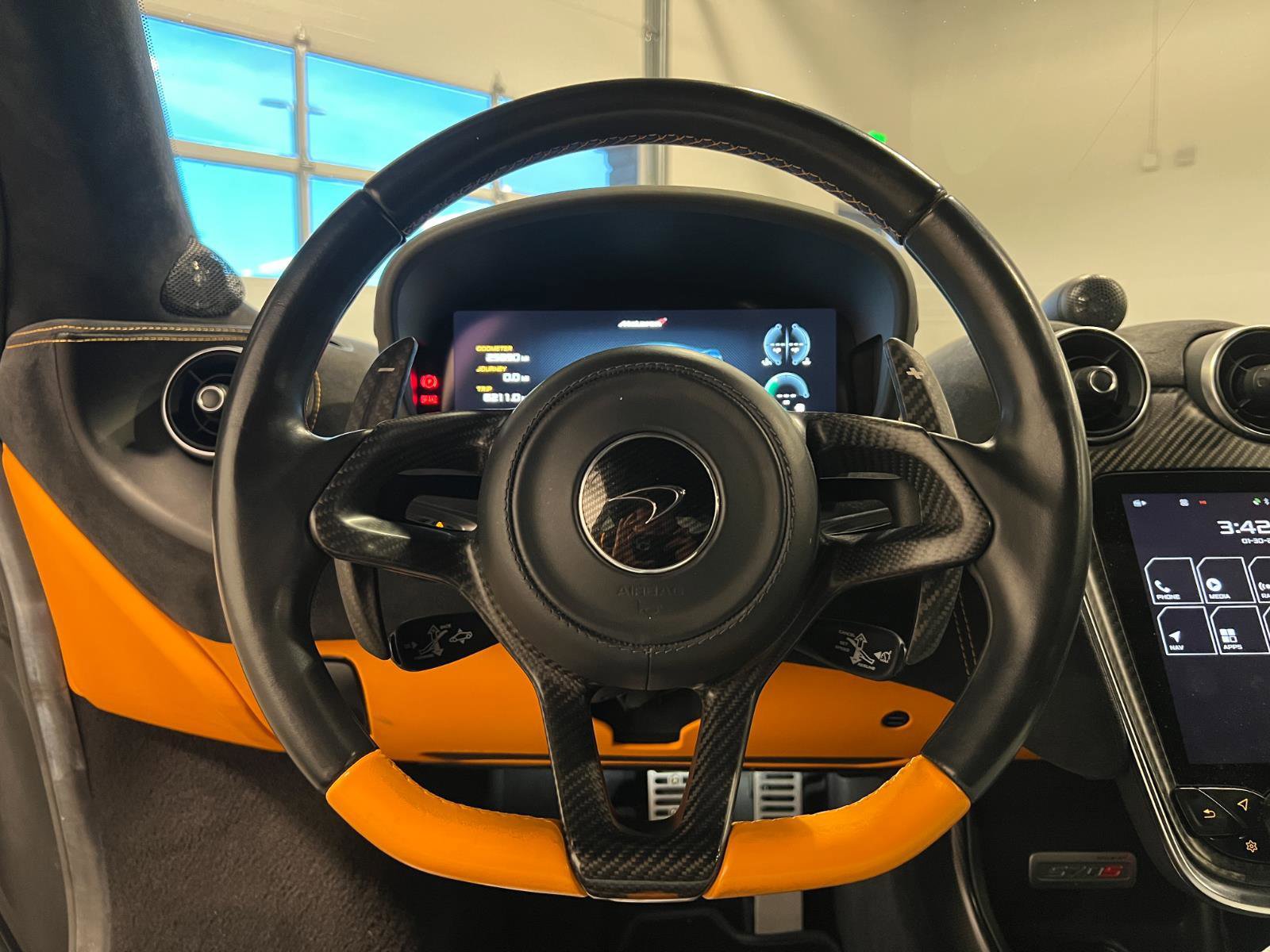 Used 2017 McLaren 570S Base image 11