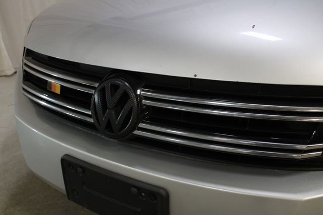 Used 2017 Volkswagen Tiguan S image 31