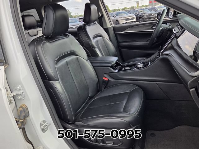 Used 2022 Jeep Grand Cherokee Limited AWD/4WD image 17