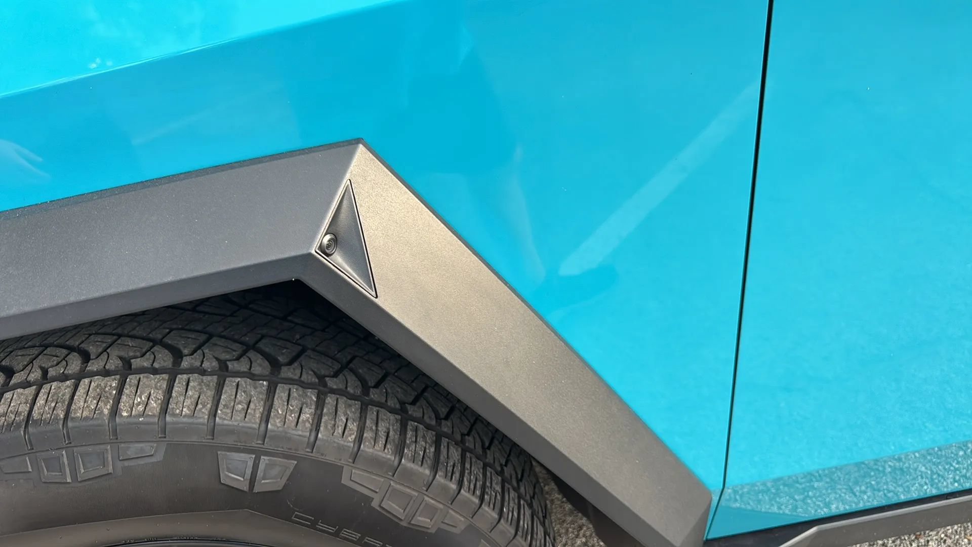 Used 2024 Tesla Cybertruck AWD Crew Cab image 31