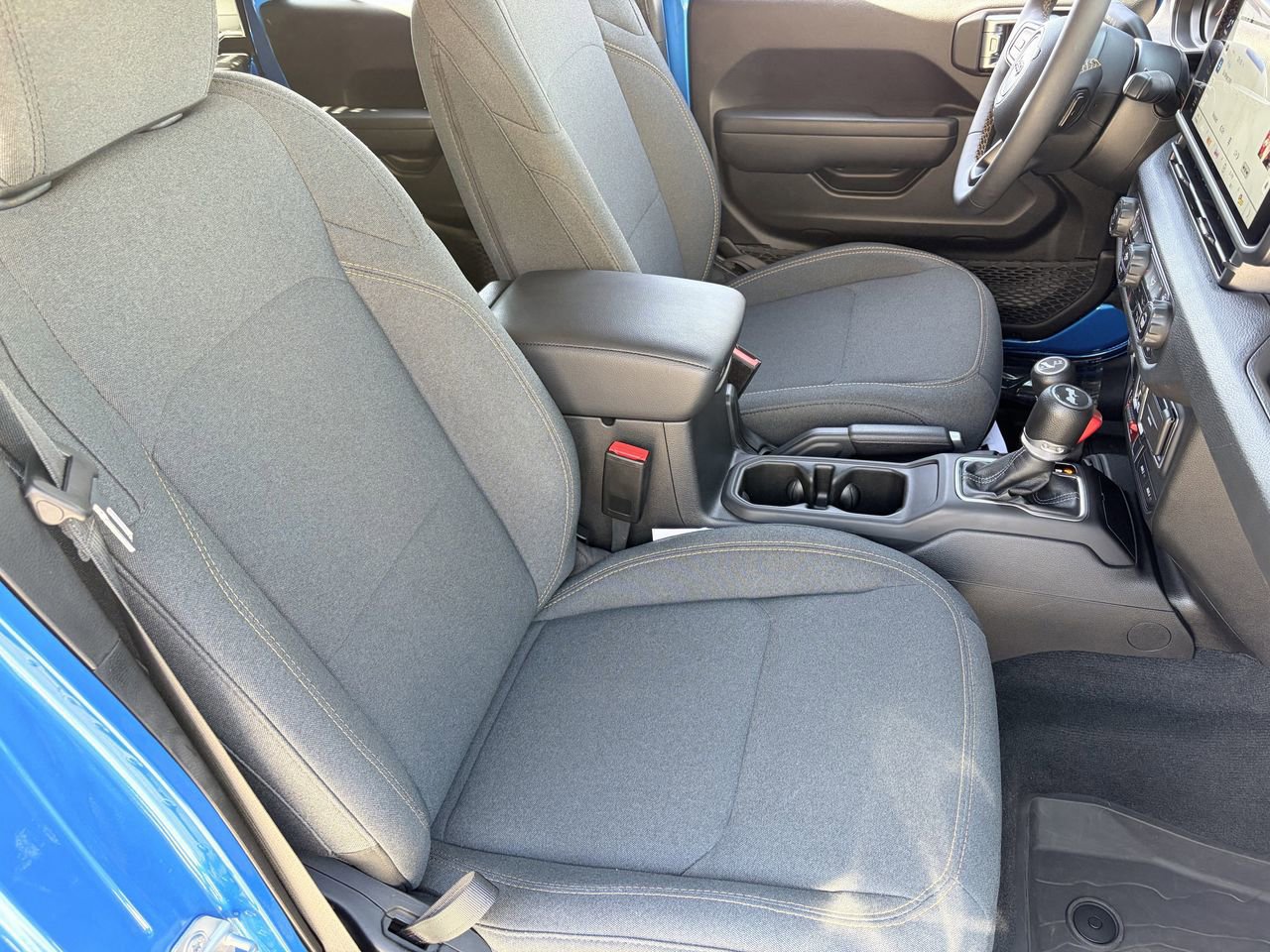 Used 2024 Jeep Wrangler Unlimited Sport AWD/4WD image 10