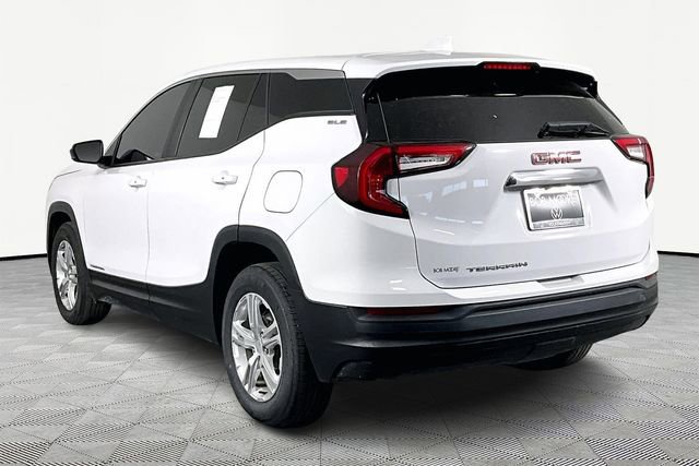Used 2023 GMC Terrain SLE image 4