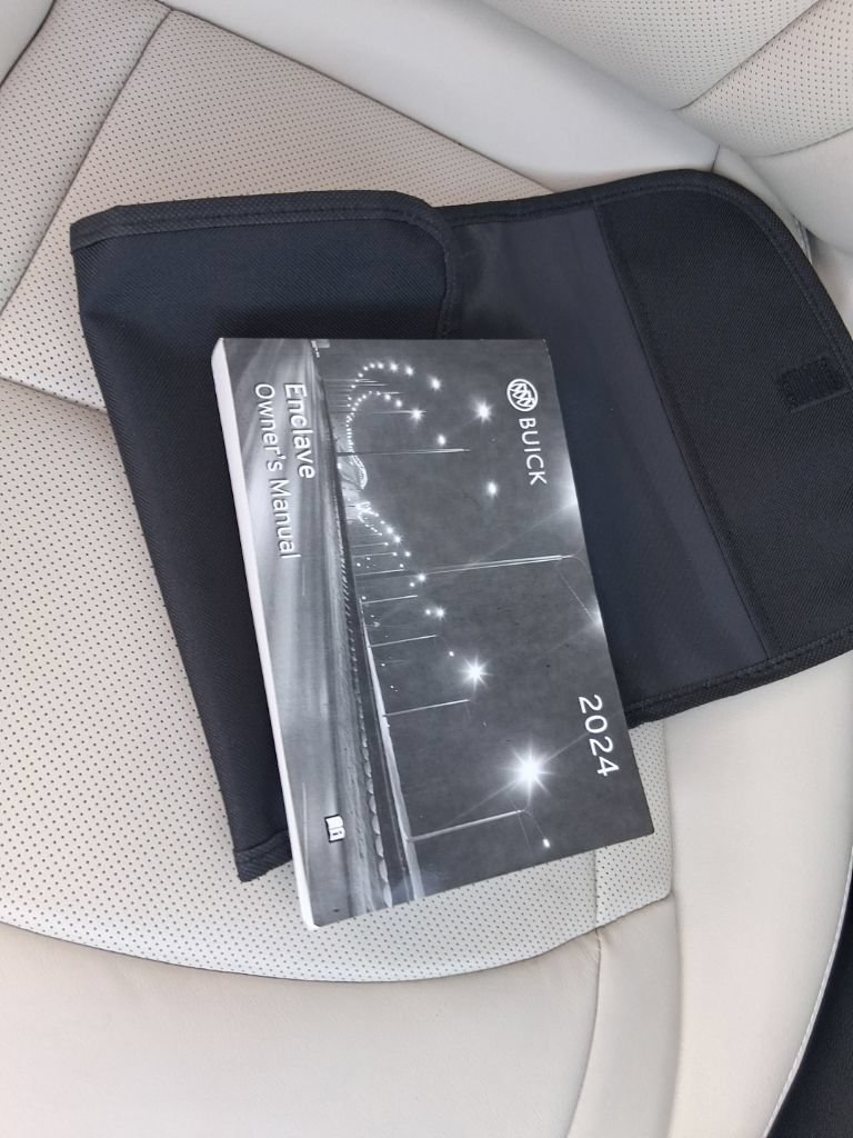 Used 2024 Buick Enclave Premium w/ Experience Buick Package FWD image 39