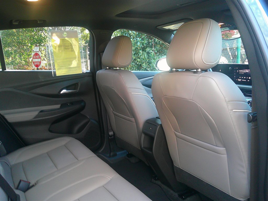 Used 2025 Buick Envista Avenir image 27