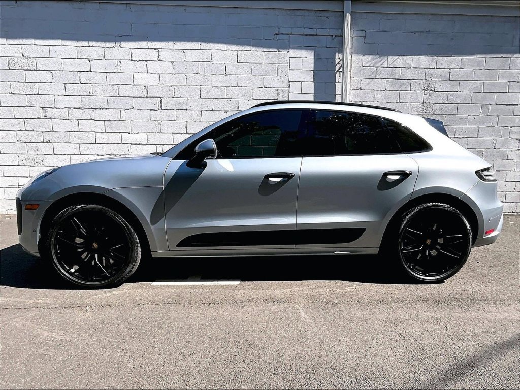 Certified 2023 Porsche Macan GTS AWD/4WD image 2