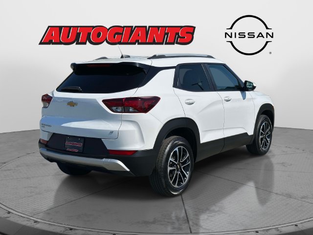 Used 2025 Chevrolet TrailBlazer LT AWD/4WD image 4