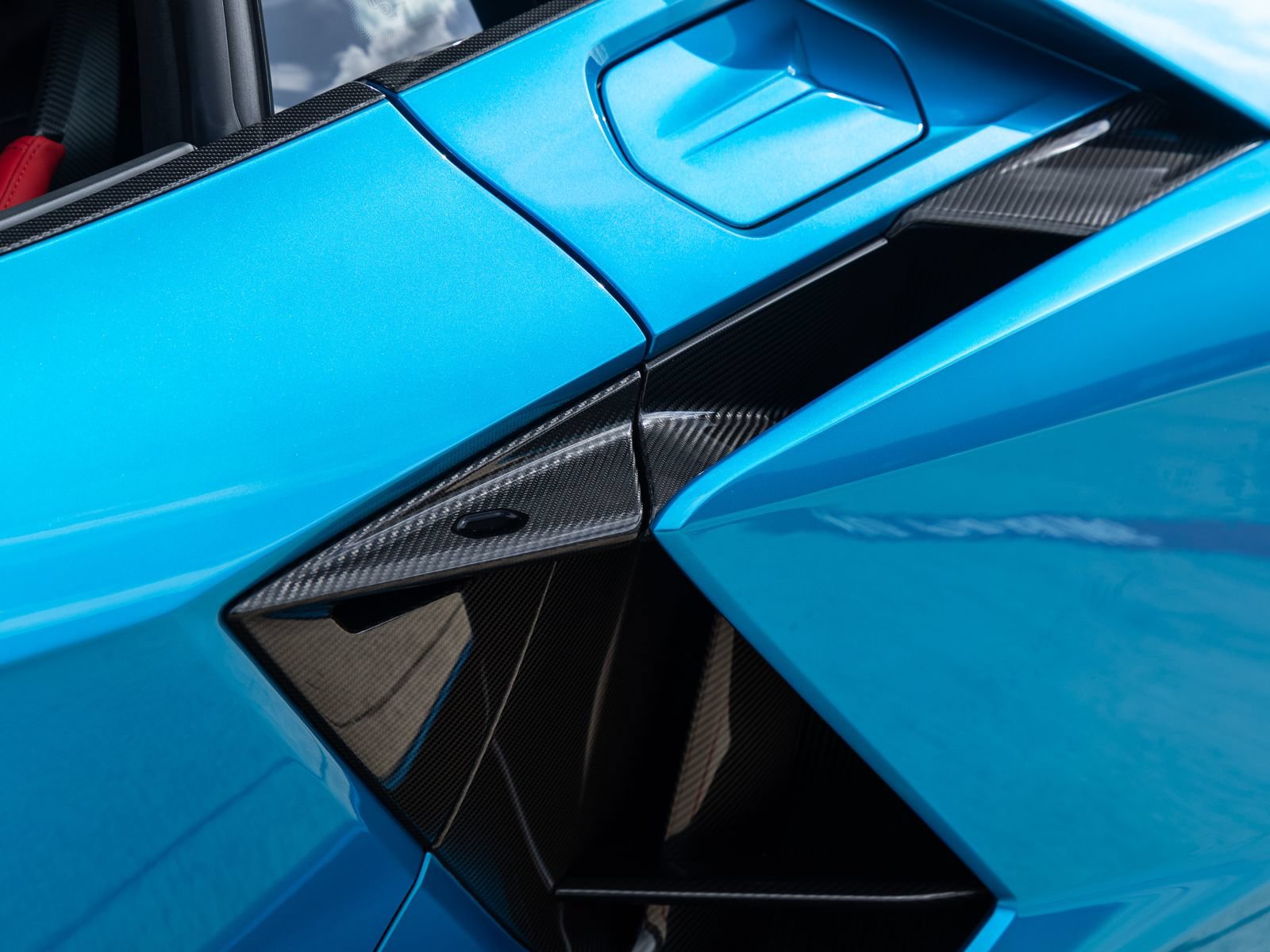 Used 2026 Lamborghini Revuelto AWD/4WD image 21