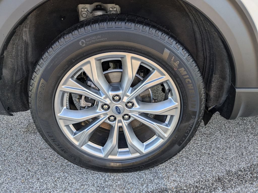 Used 2022 Ford Explorer XLT w/ Equipment Group 202A AWD/4WD image 15