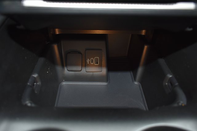 Used 2025 Ford Explorer ST image 32