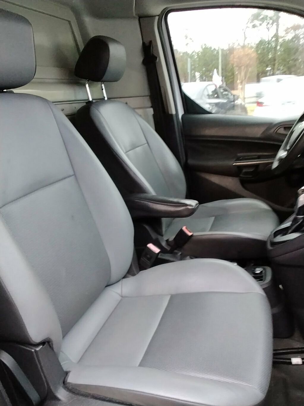 Used 2015 Ford Transit Connect XL image 10