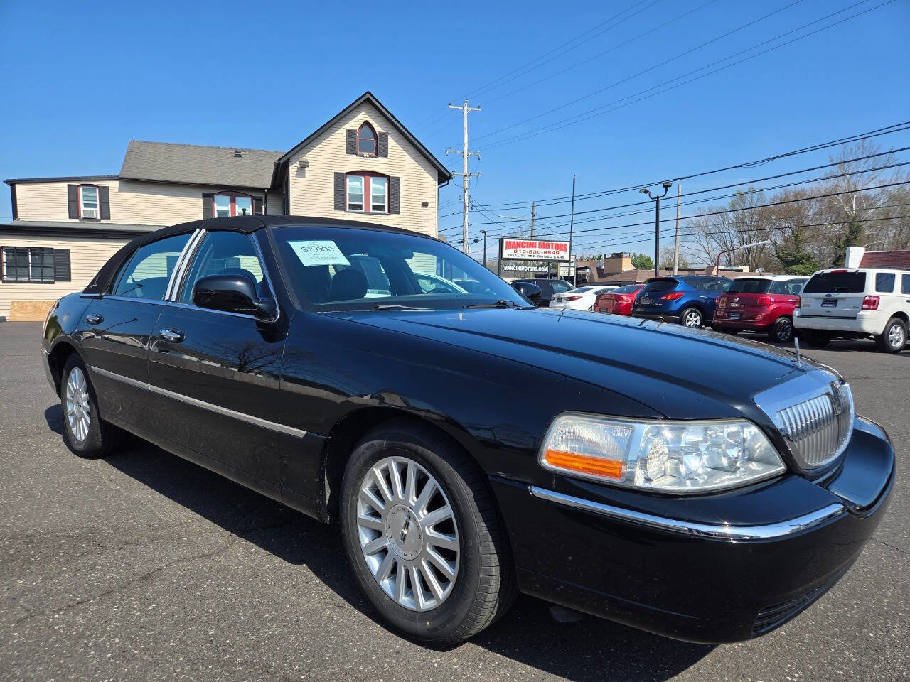 Used 2004 Lincoln Town Car Signature image 4