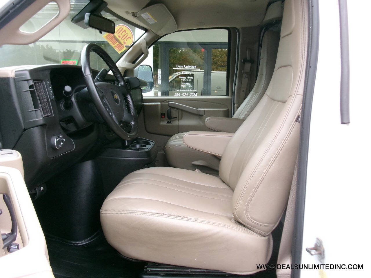 Used 2020 Chevrolet Express 3500 w/ Driver Convenience Package RWD image 8