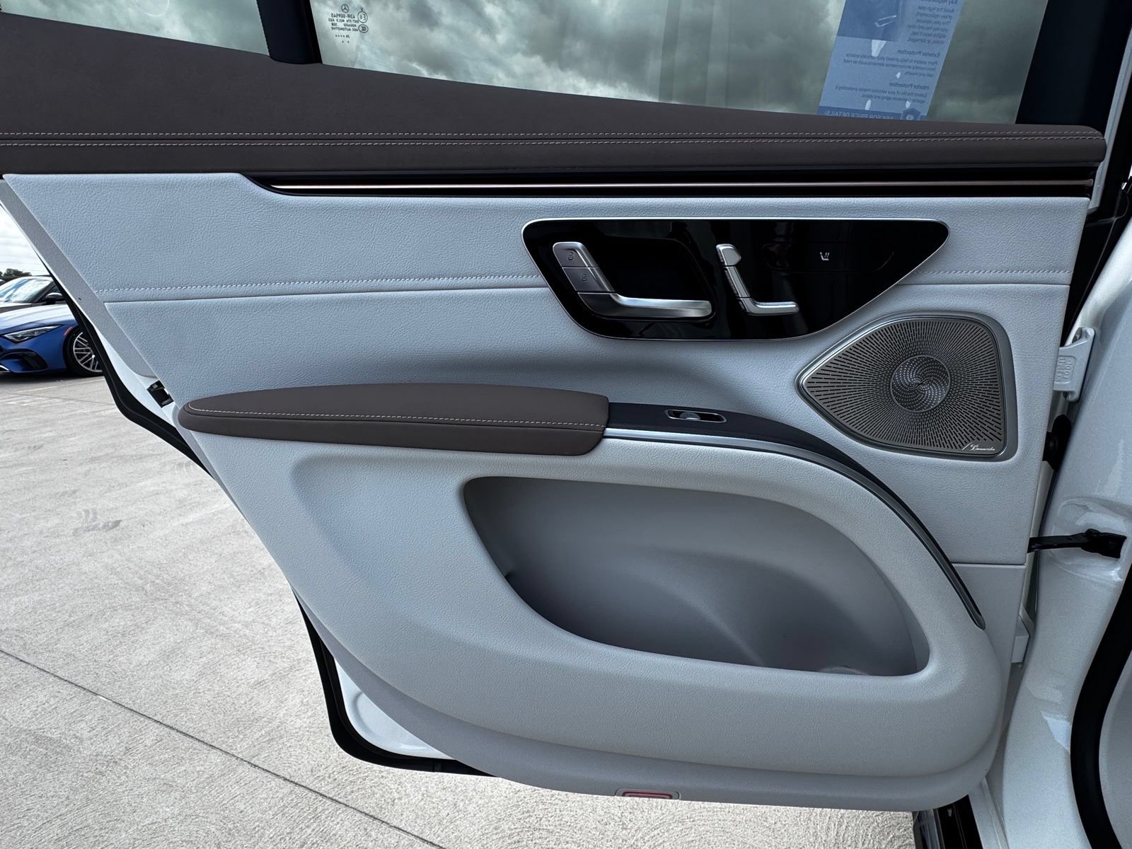 New 2026 Mercedes-Benz EQS 400 4MATIC SUV image 33