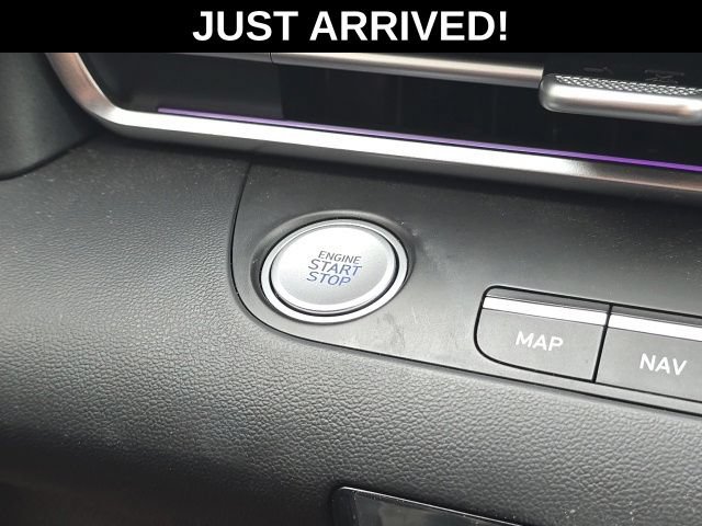 Certified 2024 Hyundai Elantra Limited FWD image 14