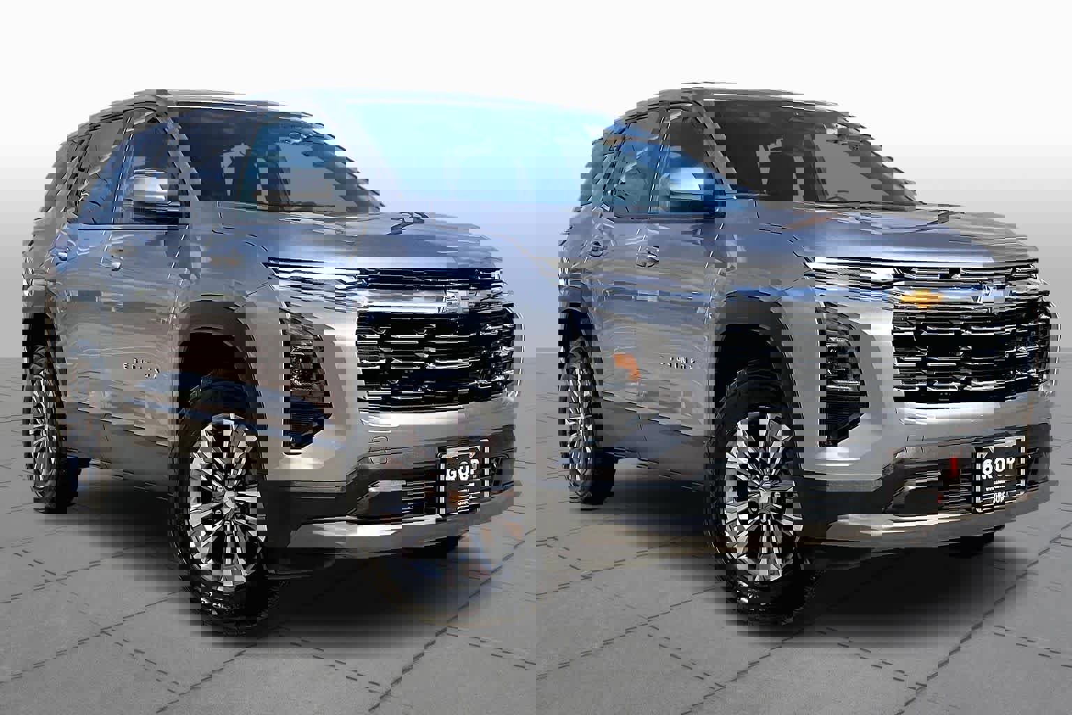 Used 2025 Chevrolet Equinox LT image 2