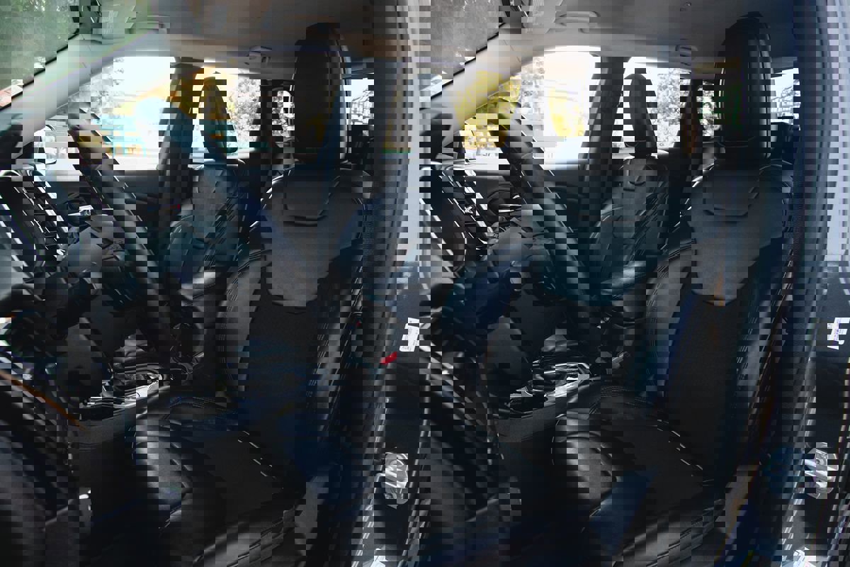 Used 2019 Jeep Cherokee Latitude Plus image 9