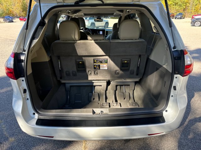 Used 2020 Toyota Sienna XLE w/ XLE Navigation Package AWD/4WD image 13
