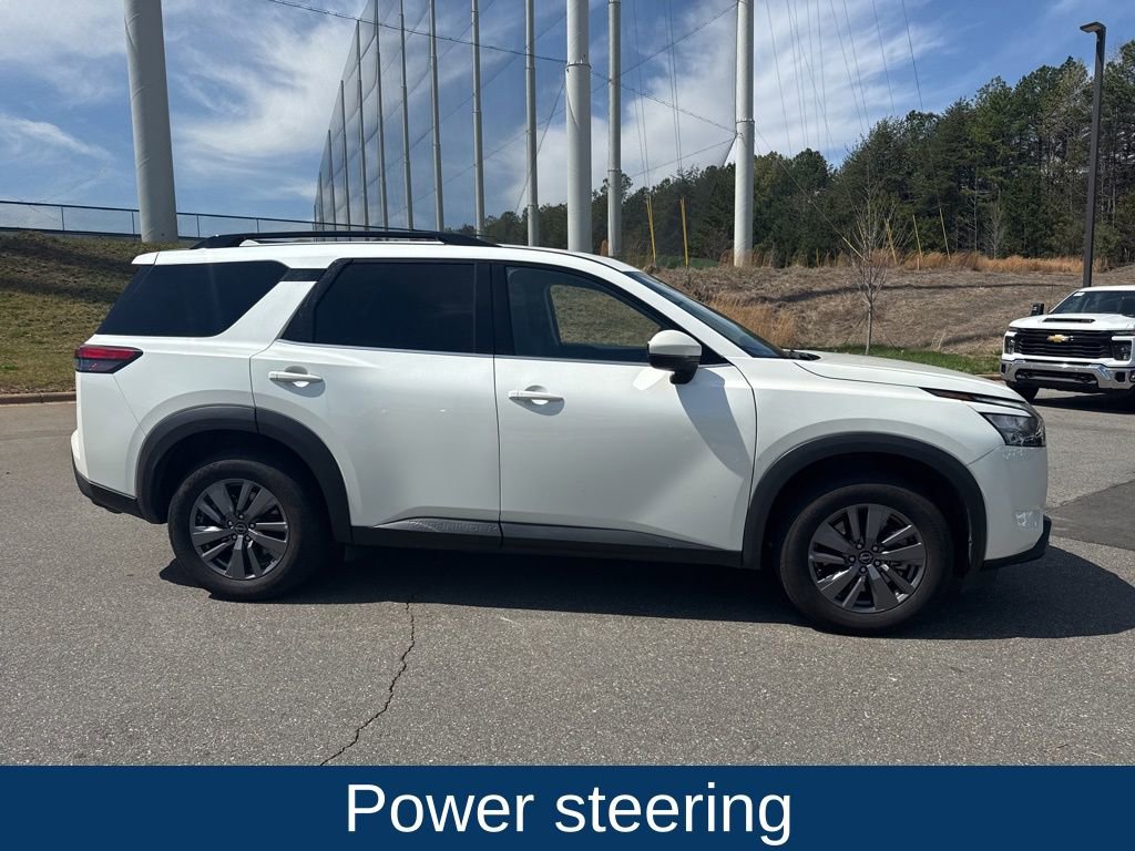 Used 2024 Nissan Pathfinder SV image 8