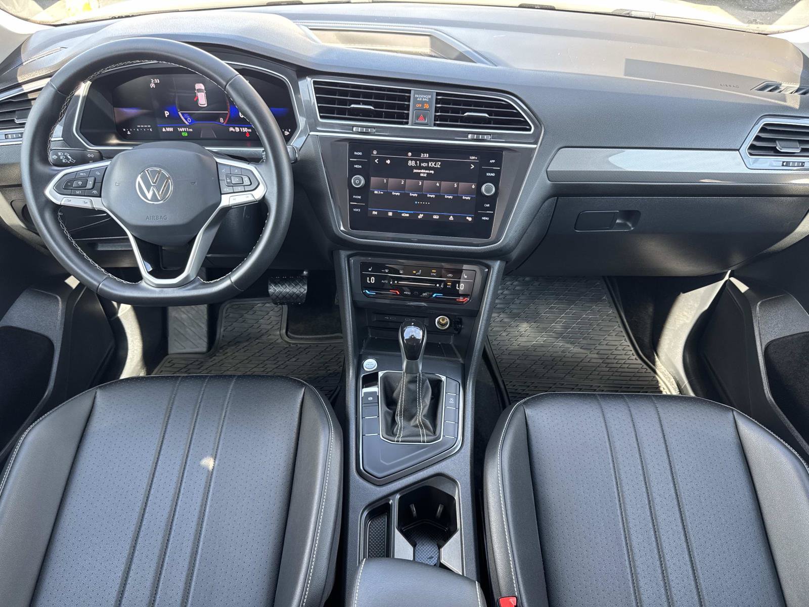 Certified 2023 Volkswagen Tiguan SE FWD image 9