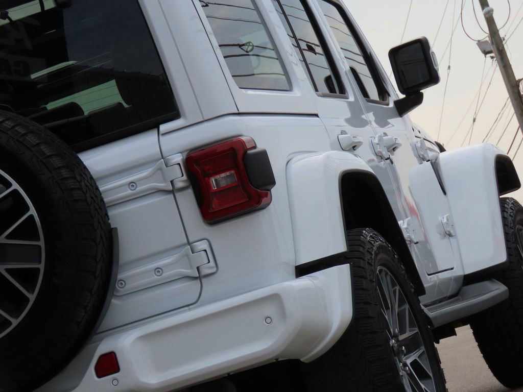 Used 2024 Jeep Wrangler High Altitude image 15