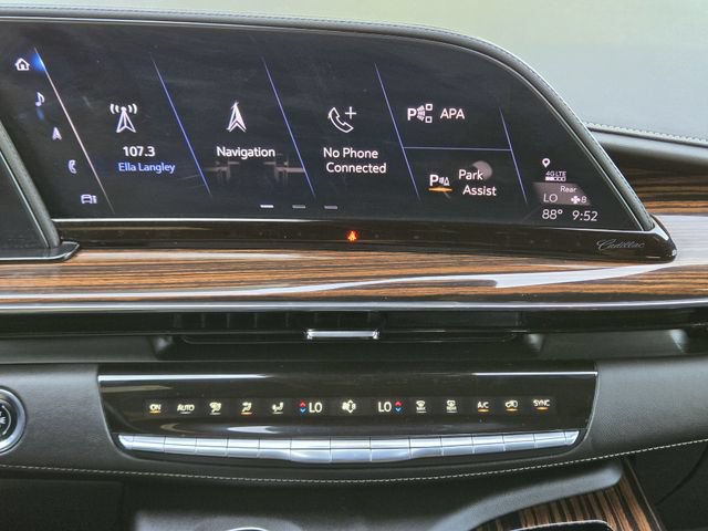 Used 2023 Cadillac Escalade Premium Luxury AWD/4WD image 17