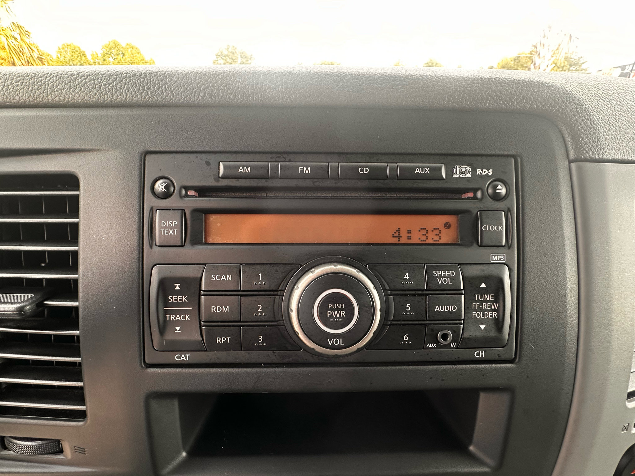 Used 2015 Nissan NV 2500 SV image 20