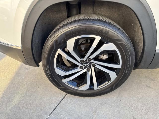 Certified 2023 Volkswagen Atlas Cross Sport SEL image 6